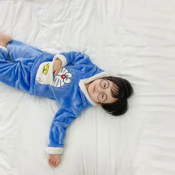 Otoño Invierno Además de Terciopelo de los Niños Pijamas de Conjuntos de dibujos animados Doraemon Niño Niños ropa de Dormir para Niños Caliente Bebé Niños ropa de dormir Traje
