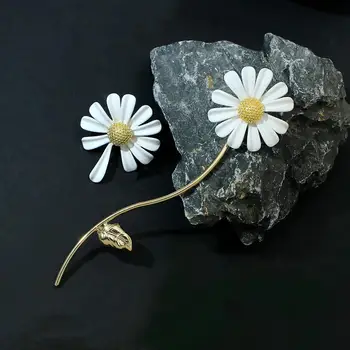 AMORCOME coreano Asimétrica Flor de la Margarita Aretes de Flores de Esmalte de Larga Borla Pendientes para las Mujeres, las Niñas Joyas de Verano de 2020