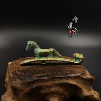Antiguo caballo de bronce de oro en forma de gancho de cinturón de jade de la Dinastía Han