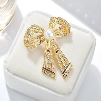De Calidad superior AAA Cubic Zirconia Bowknot Broches Distintivos de la Moda del Color del Oro de Gran Arco de Perlas Broche Para las Mujeres Joyería de la Boda