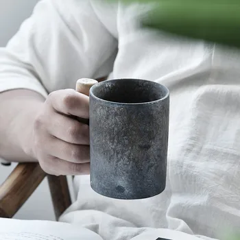 De estilo japonés de la Vendimia de Cerámica Taza de Café de la Taza de té Vaso de Óxido de Esmalte de la Oficina de Té de la Leche de la Jarra de Cerveza con una cuchara de Madera de la Manija Taza de Agua