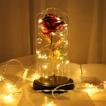 La bella Y La ia Rosa Roja En Un Domo de Vidrio Sobre Una Base de Madera Para san Valentín Regalos LED Rosa Lámparas de Navidad