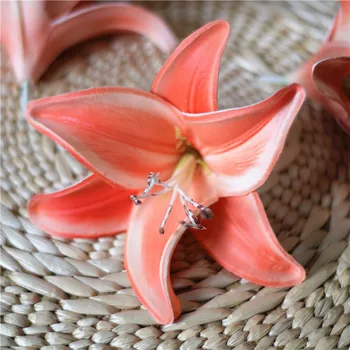 La luz de Coral Artificial Tiger Lily Natural Real de Toque de Flores en las cabezas de las Flores para la decoración de pastel de bodas y ramos de flores decorativas