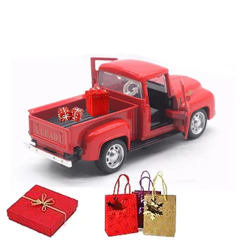 Modelo Del Coche De Metal Del Vehículo Decoración De La Navidad De La Vendimia Camión Rojo Mini De Fieltro El Árbol De Navidad De Santa Claus Niños Juguetes De Año Nuevo Producto