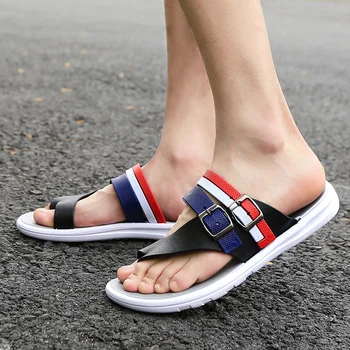 Nuevas zapatillas para el verano de 2018, los hombres de la moda de clip-dedo del pie de casa al aire libre zapatos antideslizantes, sandalias sandalias.