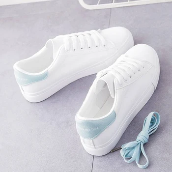 Plus Tamaño Mujeres Zapatillas de deporte Casuales Concisa Blanco Zapatillas para Mujer Primavera Otoño de Color Sólido de Cuero Vulcanizado Zapatos 2021 Nuevo
